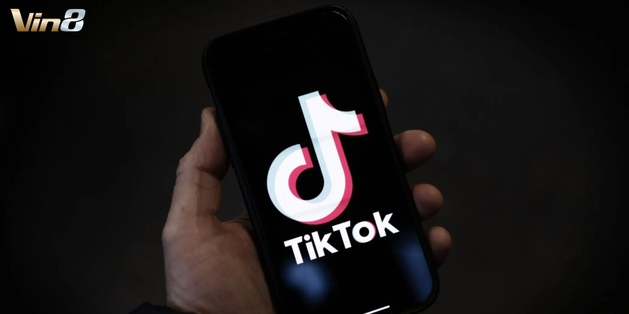 Tiktok thường xuyên chia sẻ các trào lưu mới nhất mang tính toàn cầu