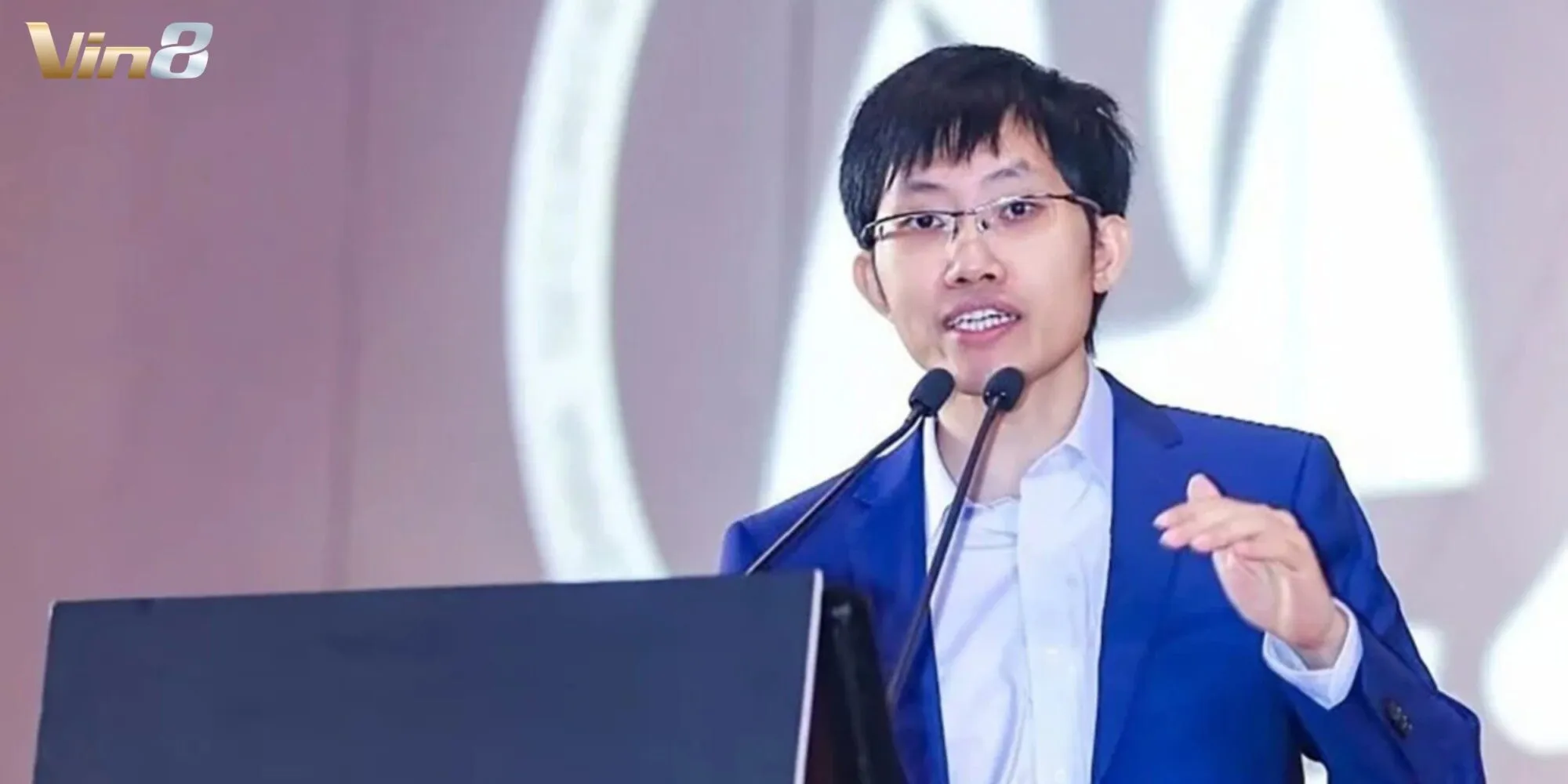 Liang Wenfeng là nhà sáng lập DeepSeek với tầm nhìn AI mã nguồn mở