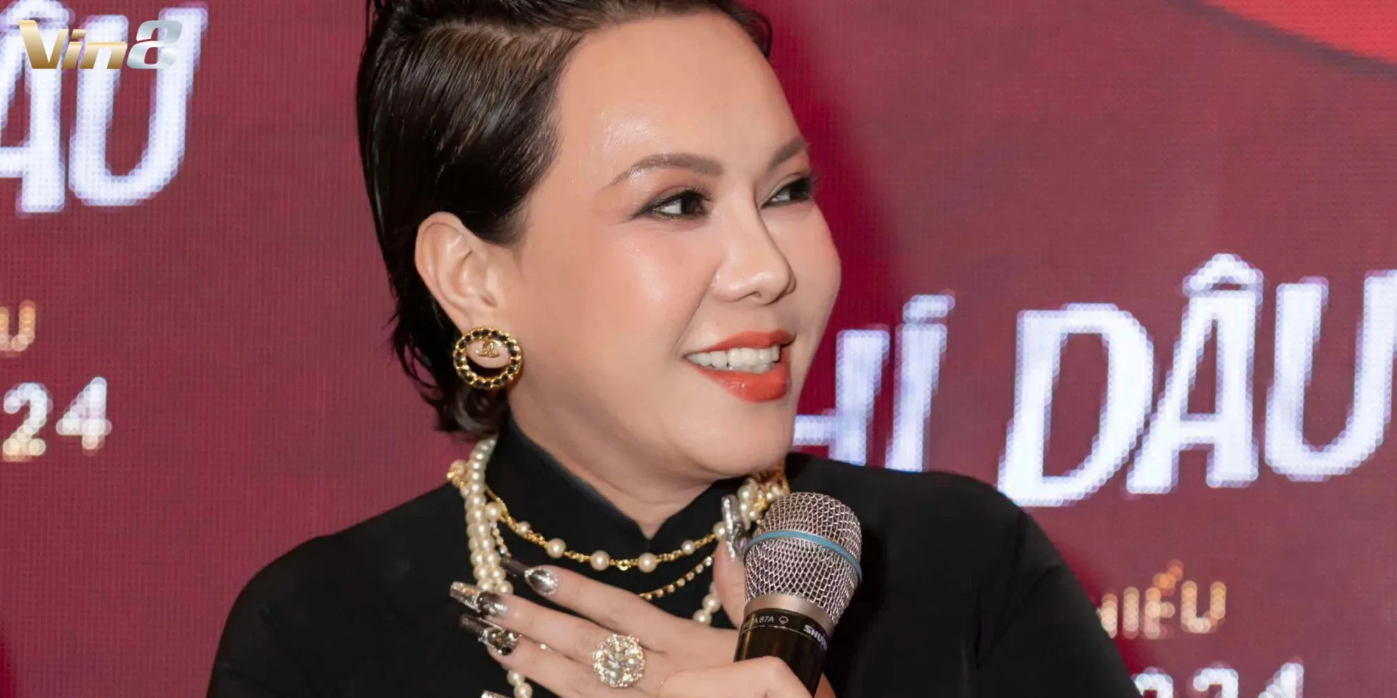 Việt Hương luôn xem nhân viên như gia đình của mình